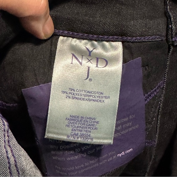 NYDJ Not Your Daughter’s Jeans Crop Pants Stretch Denim Black Capri size 0 NWT - Picture 8 of 10